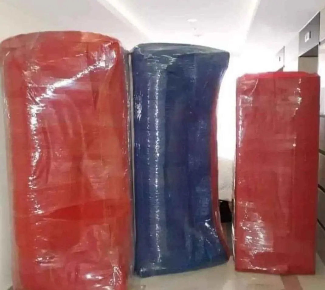 Kırmızı ve mavi koruyucu ambalaj